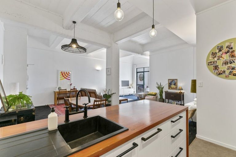 Photo of property in Tennyson Apartments, 13/25 Tennyson Street, Te Aro, Wellington, 6011