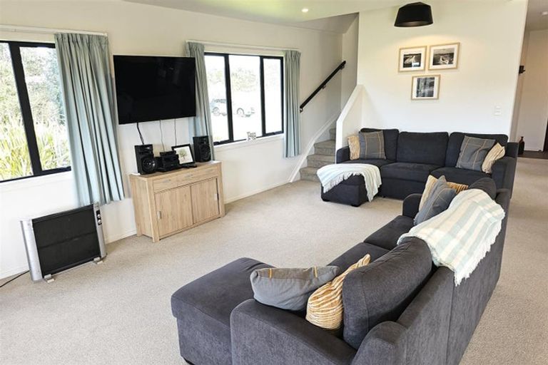 Photo of property in 135 Harbour Drive, Matarangi, Whitianga, 3592