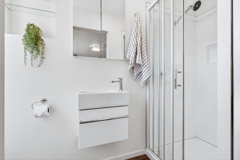 Photo of property in 30 Ramsay Drive, Acacia Bay, Taupo, 3385