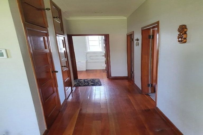 Photo of property in 5 Clark Road, Pahurehure, Papakura, 2113