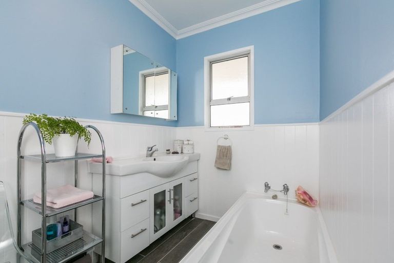 Photo of property in 1/26 Chester Street, Taradale, Napier, 4112