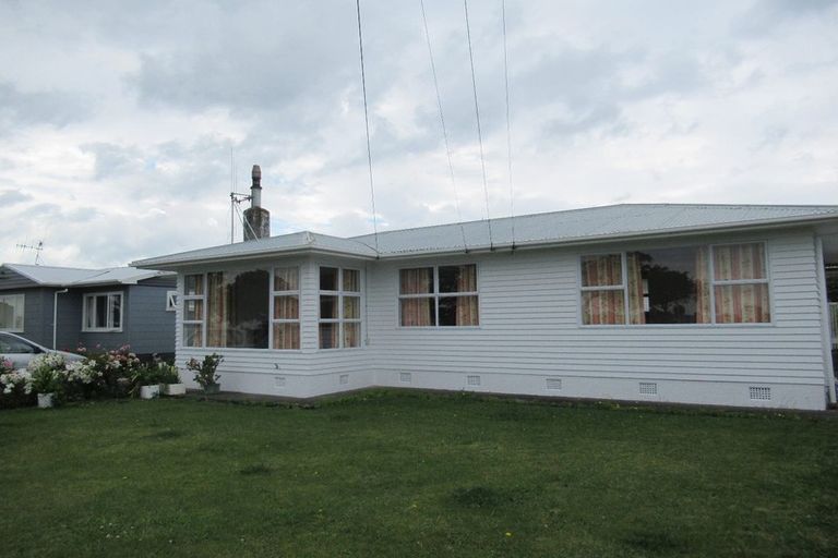 Photo of property in 32 Bartholomew Road, Levin, 5510