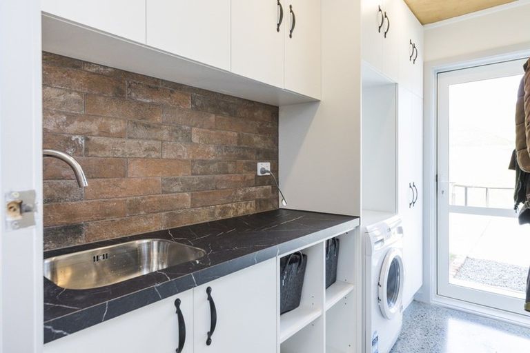 Photo of property in 34 Highland View Drive, Tokomaru, Palmerston North, 4474