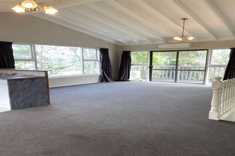 Photo of property in 62 Tio Tio Road, Miramar, Wellington, 6022