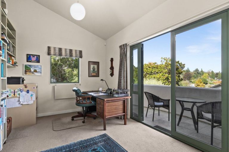 Photo of property in 12 Laing Cove, Havelock North, 4130