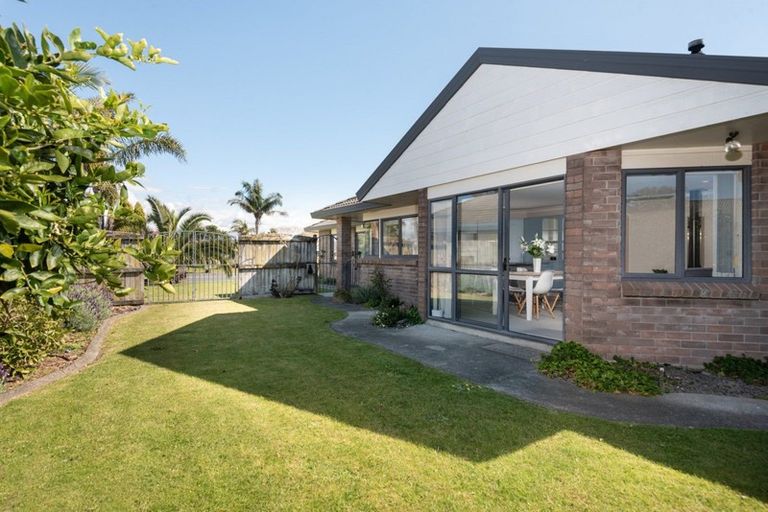 Photo of property in 689 Gloucester Road, Papamoa Beach, Papamoa, 3118