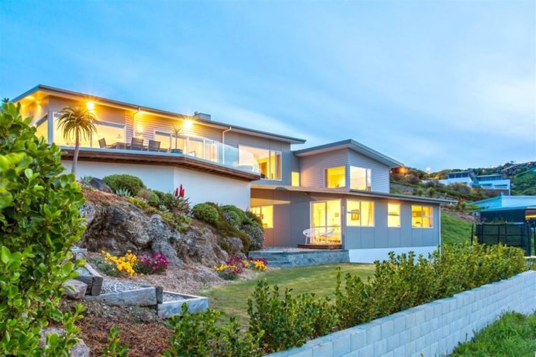 Photo of property in 4 Saint Remy Lane, Redcliffs, Christchurch, 8081