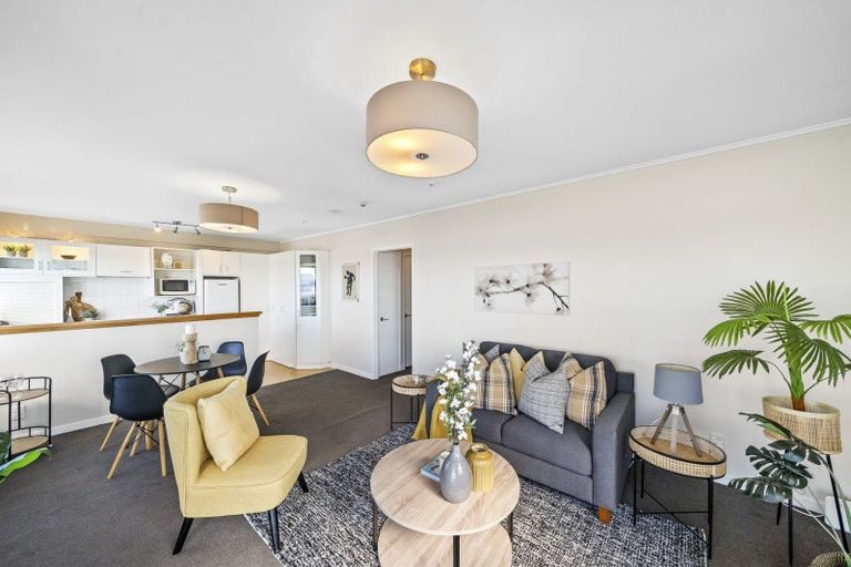 Photo of property in Mansfield Towers, 1 Grant Road, Thorndon, Wellington, 6011