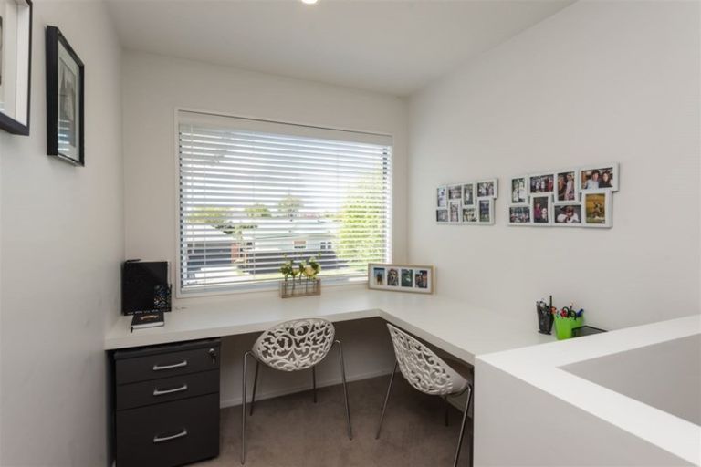 Photo of property in 45 Garreg Road, Bryndwr, Christchurch, 8052