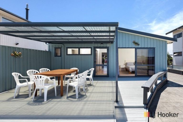 Photo of property in 17 Brighton Road, Waihi Beach, 3611