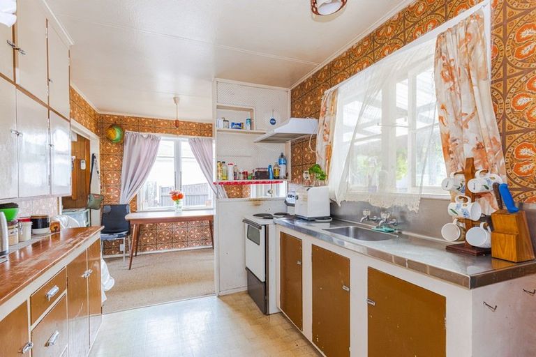 Photo of property in 112 Karaka Street, Castlecliff, Whanganui, 4501