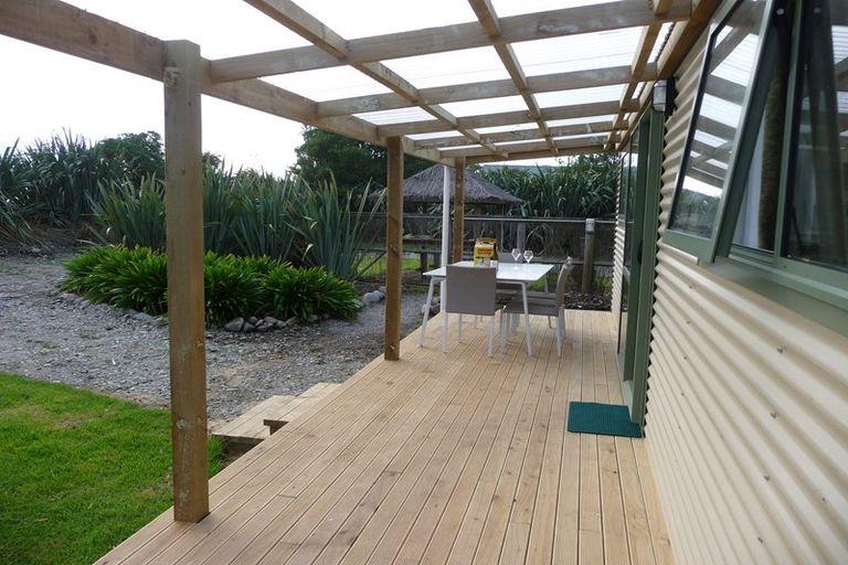 Photo of property in 25 Main Road, Hector, 7822