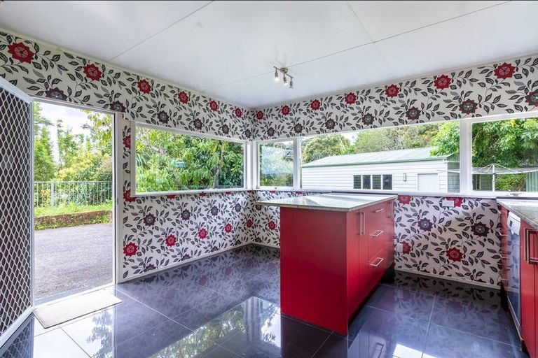Photo of property in 265 Titirangi Road, Titirangi, Auckland, 0604