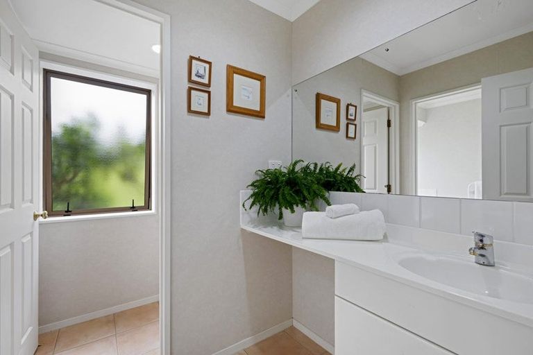 Photo of property in 215 Oyster Point Road, Kaukapakapa, Warkworth, 0984