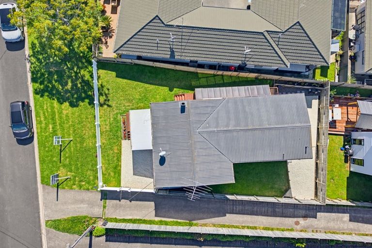 Photo of property in 21 Brixton Road, Manly, Whangaparaoa, 0930