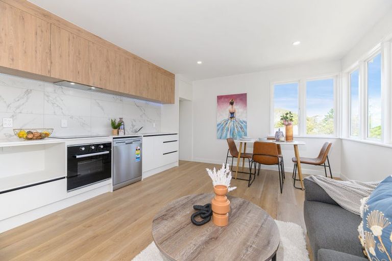 Photo of property in 70d Lincoln Park Avenue, Massey, Auckland, 0614