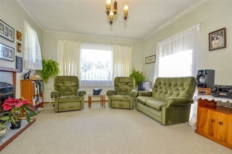 Photo of property in 20 Kelkirk Street, Kelston, Auckland, 0602