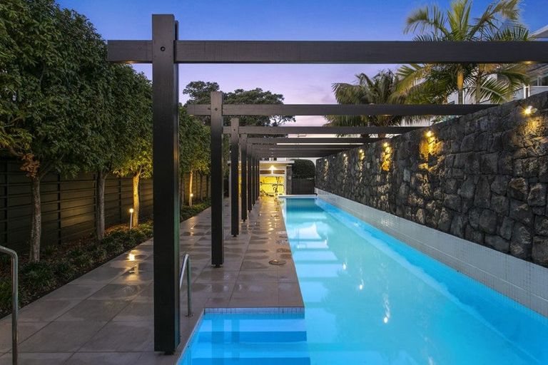 Photo of property in 8/258 Hurstmere Road, Takapuna, Auckland, 0622