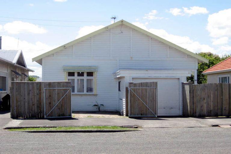 Photo of property in 84 Niblett Street, Whanganui, 4500
