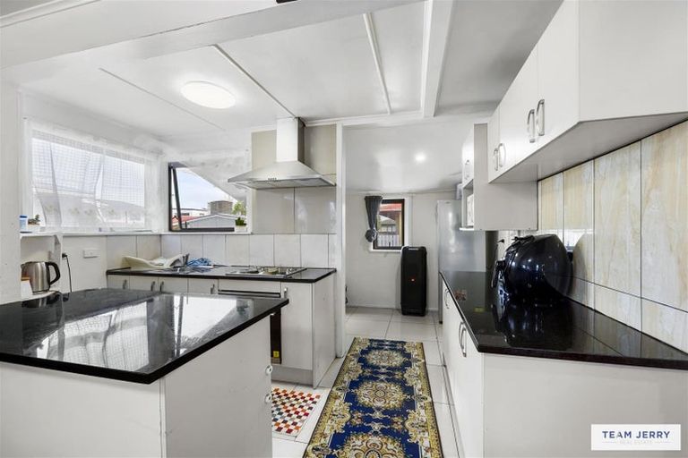 Photo of property in 1/8 Cornwall Road, Mangere, Auckland, 2022