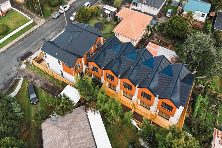 Photo of property in 4/4 Serjeant Street, Henderson, Auckland, 0612