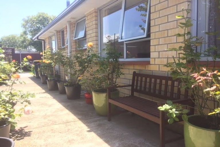 Photo of property in 1/5 Vancouver Crescent, Wainoni, Christchurch, 8061