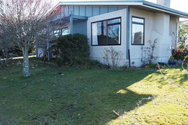 Photo of property in 2/5 Dorothy Drive, Acacia Bay, Taupo, 3330