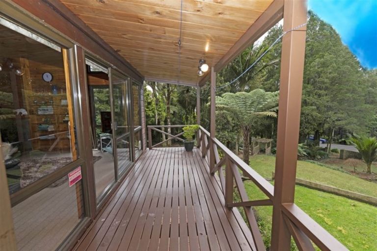 Photo of property in 566 Scenic Drive, Waiatarua, Auckland, 0612