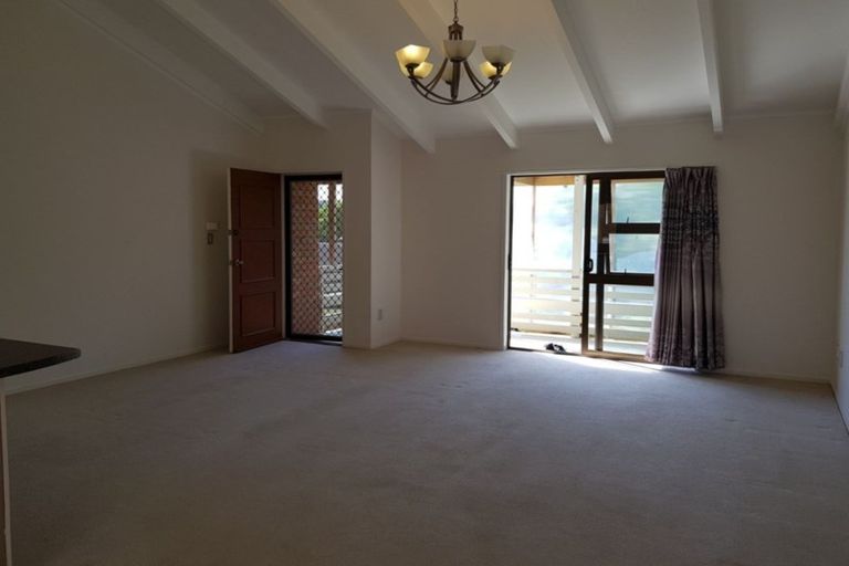 Photo of property in 65 Kurnell Drive, Botany Downs, Auckland, 2010