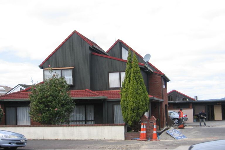 Photo of property in 240 Devonport Road, Tauranga, 3110