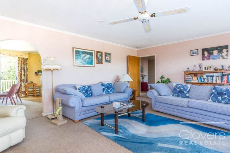 Photo of property in 114 Sturges Road, Henderson, Auckland, 0612