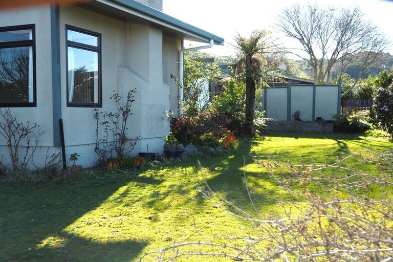Photo of property in 2/5 Dorothy Drive, Acacia Bay, Taupo, 3330