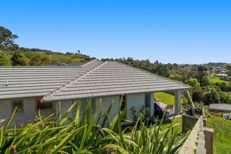 Photo of property in 8 Greenvale Place, Welcome Bay, Tauranga, 3112