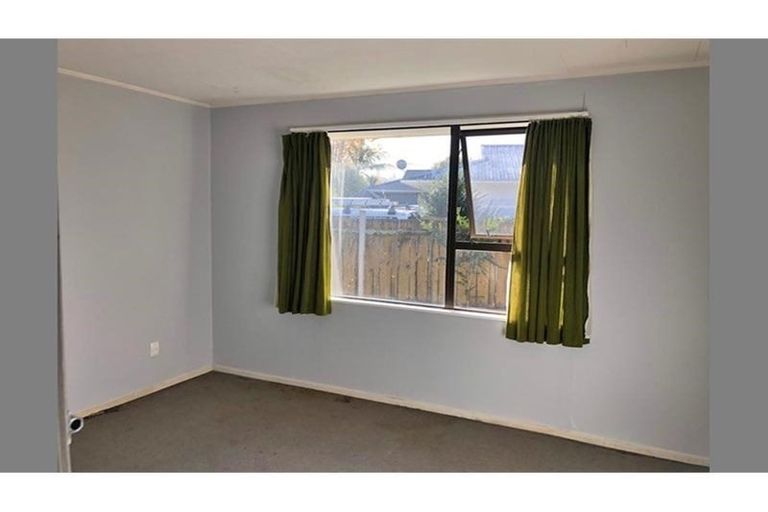 Photo of property in 1/158 Universal Drive, Henderson, Auckland, 0610