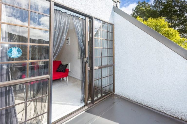 Photo of property in 2/464 Stokes Valley Road, Stokes Valley, Lower Hutt, 5019