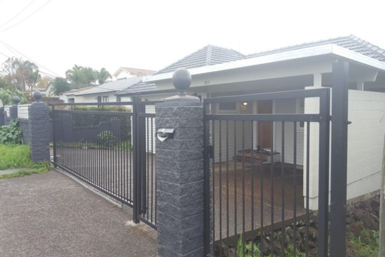 Photo of property in 183 Glenfield Road, Hillcrest, Auckland, 0627