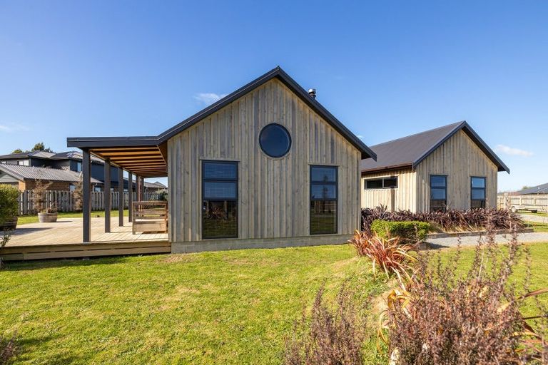 Photo of property in 1 Remutaka Lane, Carterton, 5713