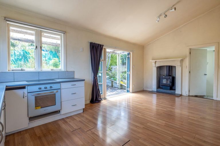 Photo of property in 8 Wellington Road, Surfdale, Waiheke Island, 1081