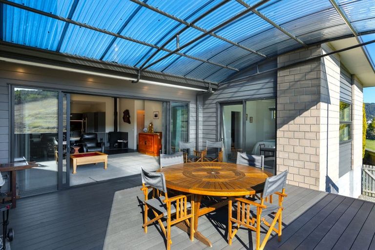 Photo of property in 21 Glentui Place, Waikawa, Picton, 7220