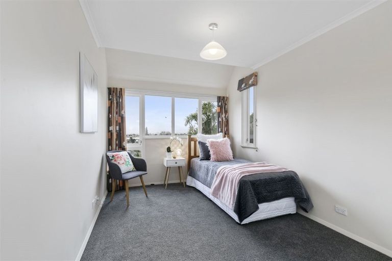 Photo of property in 88 Norton Park Grove, Waterloo, Lower Hutt, 5011