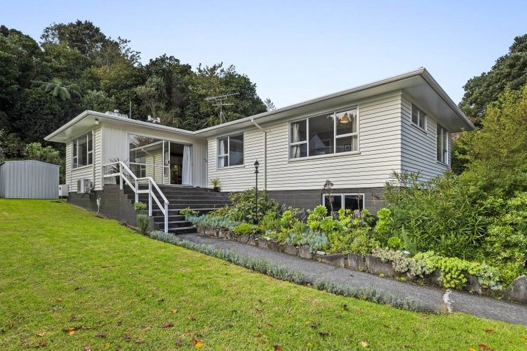 Photo of property in 21 Ambury Place, Merrilands, New Plymouth, 4312