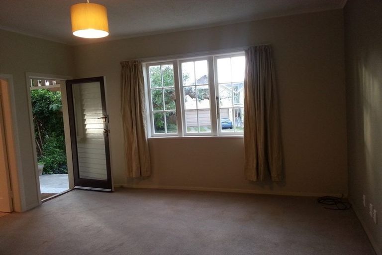 Photo of property in 317 Muritai Road, Eastbourne, Lower Hutt, 5013