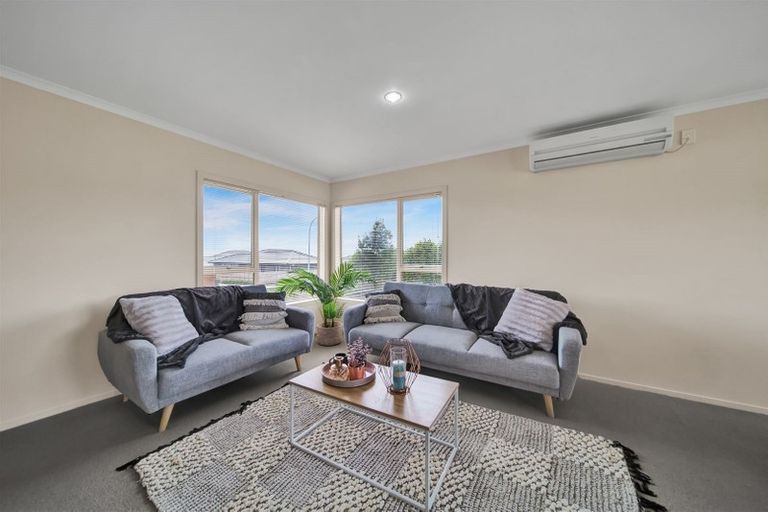Photo of property in 17 Jules Crescent, Bell Block, New Plymouth, 4312