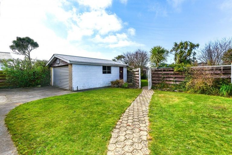 Photo of property in 32 Royalist Avenue, North New Brighton, Christchurch, 8083