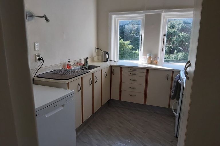 Photo of property in Ambassador Flats, 4/7 Maurice Terrace, Te Aro, Wellington, 6011