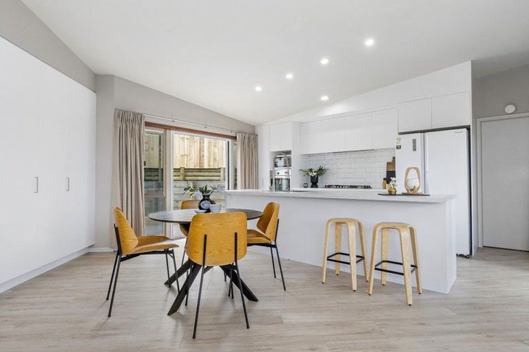 Photo of property in 14 Bell Common Close, Bethlehem, Tauranga, 3110