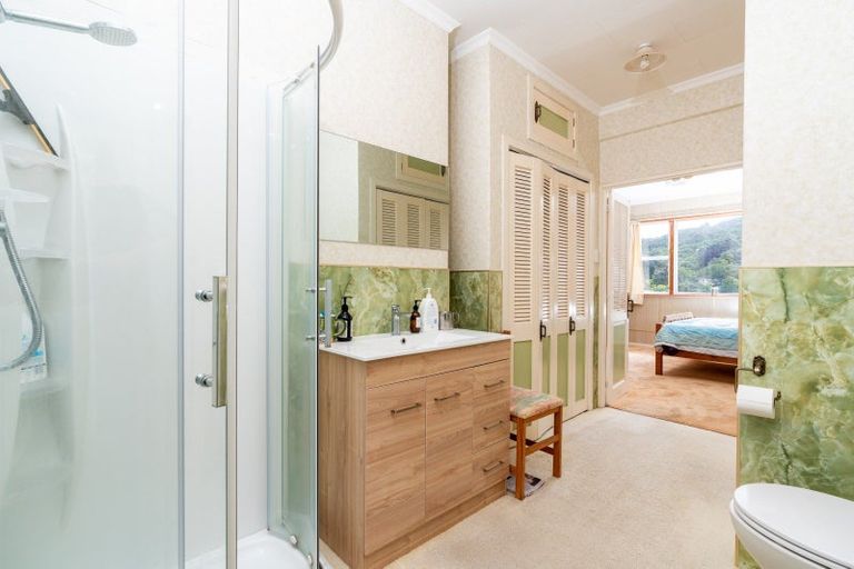 Photo of property in 78 Parkvale Road, Karori, Wellington, 6012