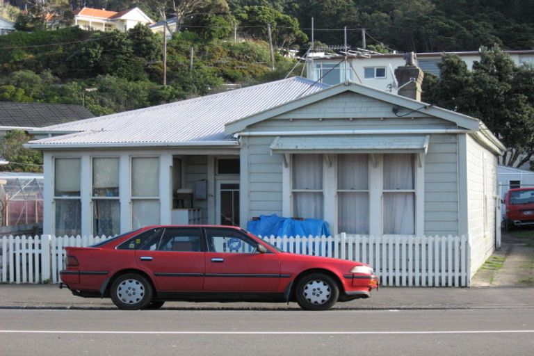 Photo of property in 74 Kilbirnie Crescent, Kilbirnie, Wellington, 6022