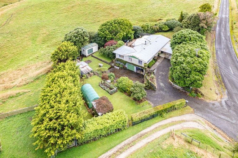 Photo of property in 220 Watt Livingstone Road, Westmere, Whanganui, 4574