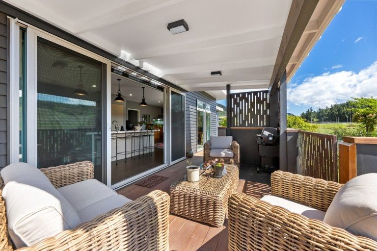 Photo of property in 11 Glentui Place, Waikawa, Picton, 7220
